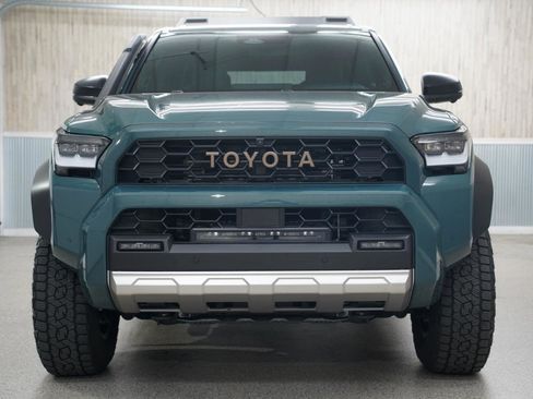 Used 2025 Toyota 4Runner Trailhunter AWD/4WD image 3