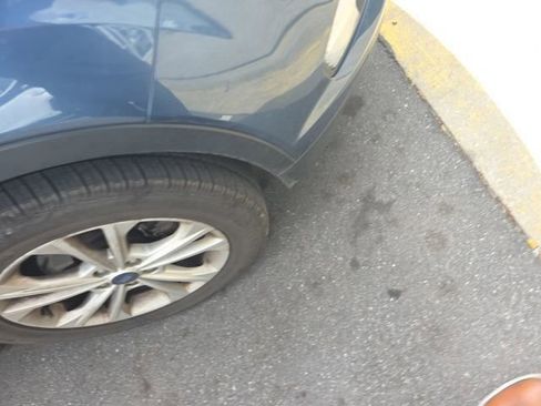 Used 2018 Ford Escape SEL image 3