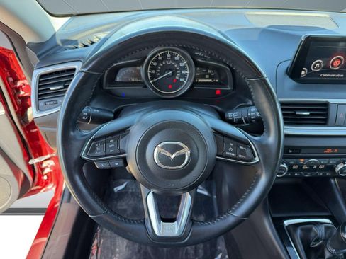 Used 2018 MAZDA MAZDA3 Touring FWD image 11