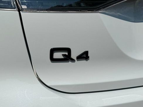 Used 2024 Audi Q4 e-tron Premium Plus AWD/4WD image 52