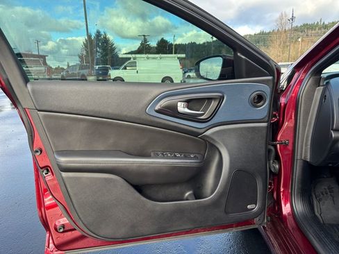 Used 2015 Chrysler 200 S w/ Navigation & Sound Group I image 23