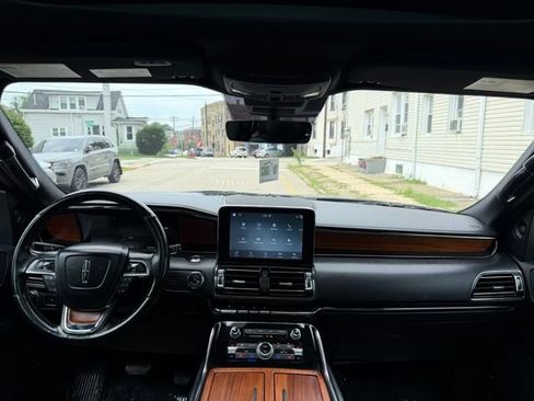 Used 2019 Lincoln Navigator L Reserve AWD/4WD image 29