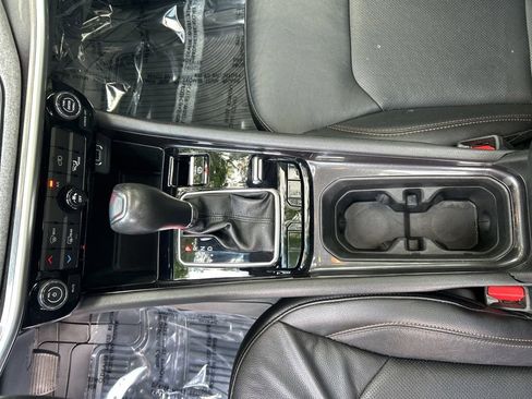 Used 2022 Jeep Compass Latitude w/ Sun and Sound Group AWD/4WD image 19