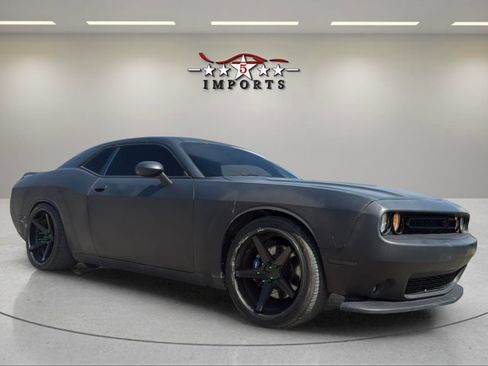 Used 2016 Dodge Challenger R/T Scat Pack w/ Leather Interior Group image 7