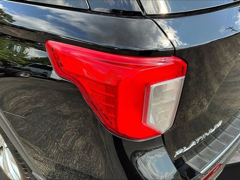 Certified 2024 Ford Explorer Platinum w/ Technology Package AWD/4WD image 25