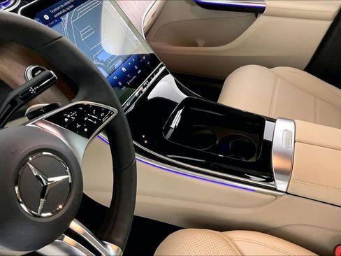 Used 2026 Mercedes-Benz GLC 300 4MATIC image 12