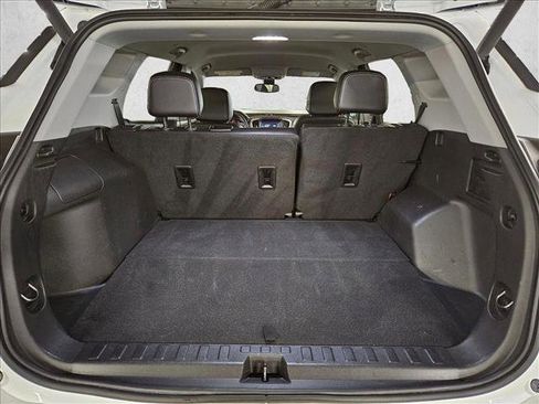 Used 2023 GMC Terrain SLT FWD image 6