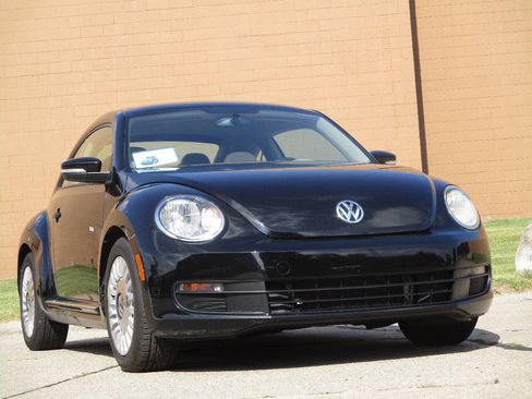 Used 2015 Volkswagen Beetle 1.8T FWD image 97