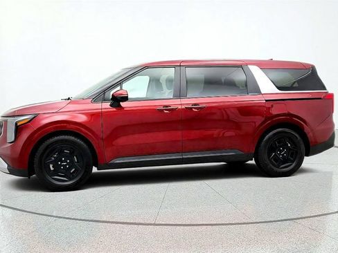 Used 2025 Kia Carnival FWD image 8