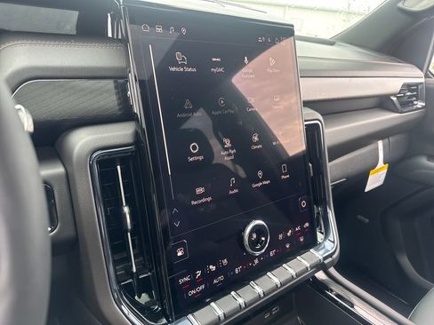 New 2026 GMC Yukon AT4 w/ AT4 Premium Package AWD/4WD image 19