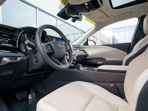 Used 2024 Lexus RX 350h w/ Accessory Package (K3) image 4