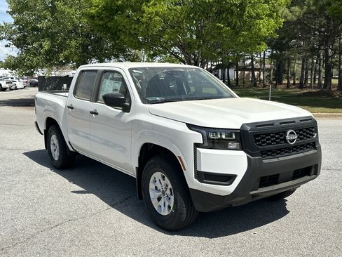 New 2026 Nissan Frontier S image 3