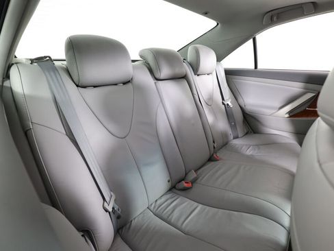 Used 2011 Toyota Camry XLE image 20