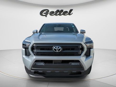 Used 2025 Toyota Tacoma SR5 AWD/4WD image 2