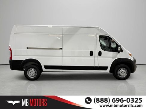 Used 2024 RAM ProMaster 2500 w/ Safety Group FWD image 4