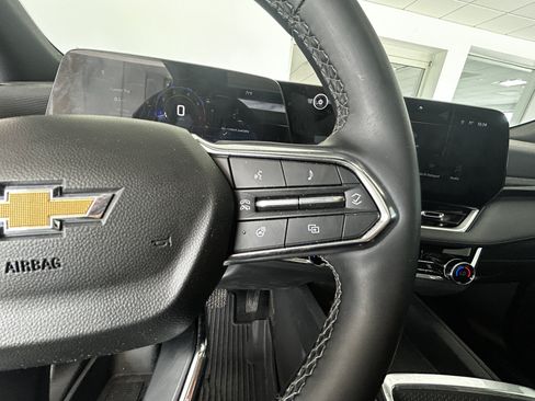 Used 2026 Chevrolet Equinox LT w/ Convenience Package II FWD image 17