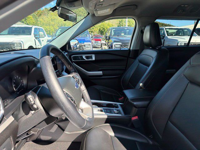 Used 2022 Ford Explorer XLT w/ Equipment Group 202A AWD/4WD image 21
