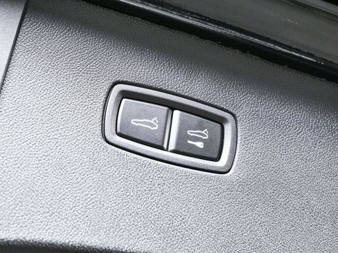 New 2026 Porsche Cayenne GTS AWD/4WD image 32