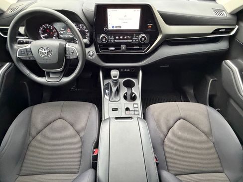 Used 2023 Toyota Highlander LE image 15