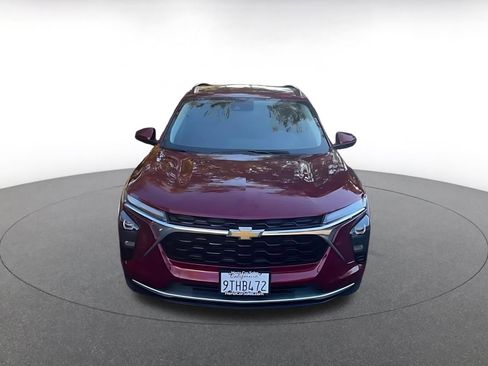 Used 2025 Chevrolet Trax LT image 4