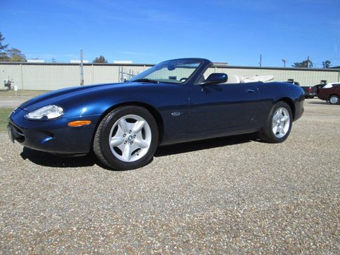 Used 1998 Jaguar XK8 Convertible image 32