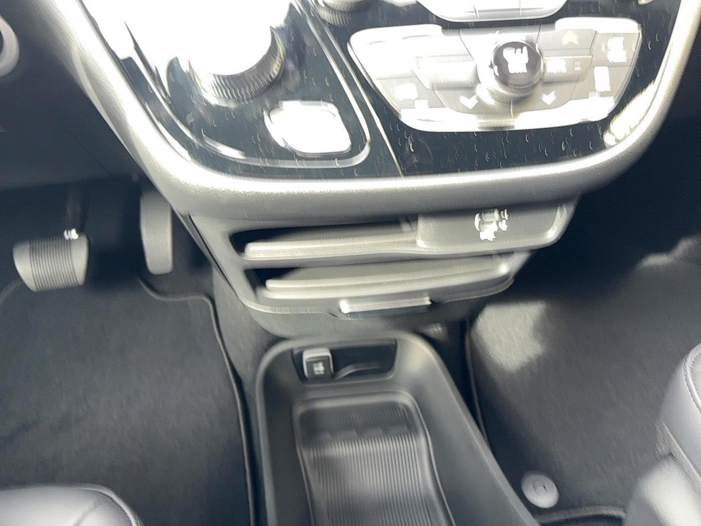 New 2027 Chrysler Pacifica Select AWD/4WD image 27