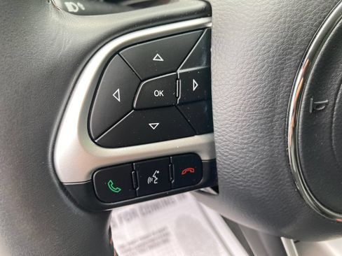 Used 2018 Jeep Compass Latitude AWD/4WD image 42