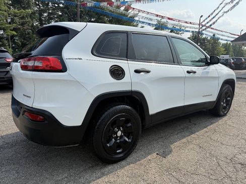 Used 2014 Jeep Cherokee Sport FWD image 4