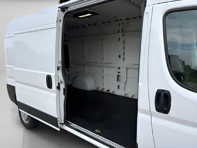 Used 2025 RAM ProMaster 2500 w/ Convenience Group FWD image 9