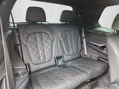Used 2025 BMW X7 xDrive40i w/ M Sport Package AWD/4WD image 21