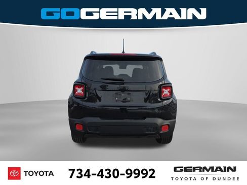 Used 2016 Jeep Renegade Latitude image 9