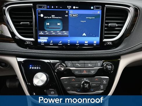 Used 2024 Chrysler Pacifica Limited FWD image 21
