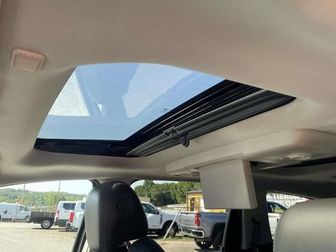 Used 2014 Chevrolet Traverse LT FWD image 24