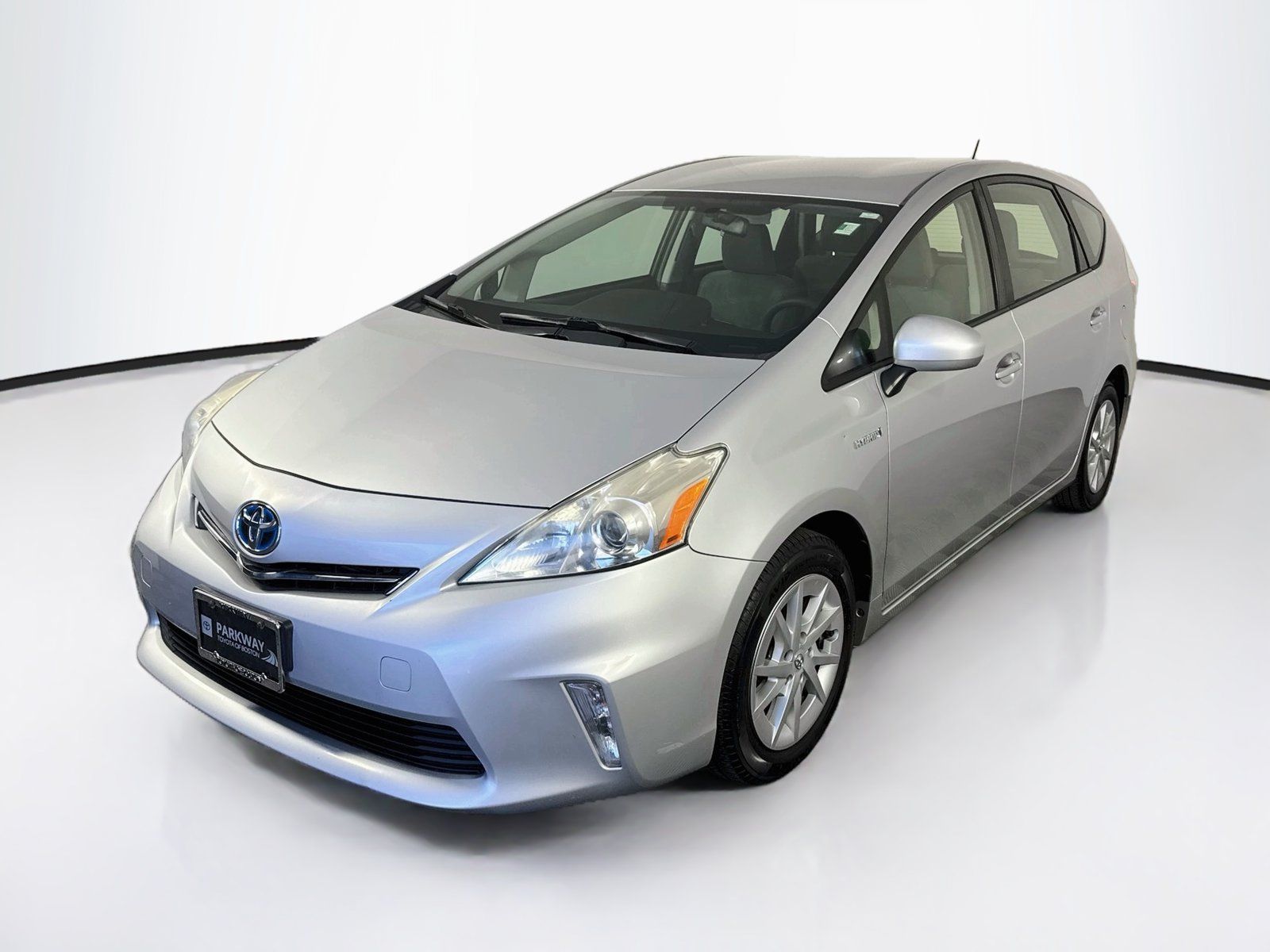 Used 2014 Toyota Prius V Two FWD image 3