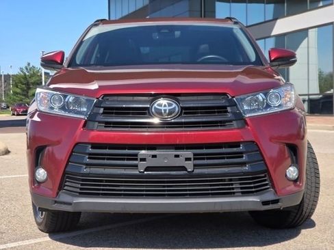Used 2018 Toyota Highlander SE AWD/4WD image 3