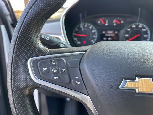 Used 2022 Chevrolet Equinox LS image 30