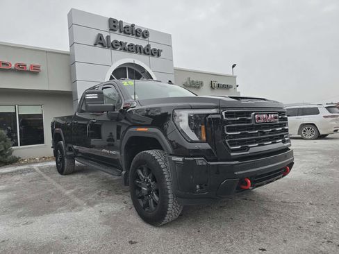 Used 2025 GMC Sierra 2500 AT4 w/ AT4 Premium Plus Package image 1