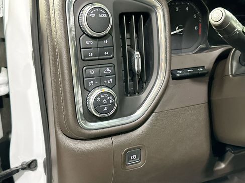 Used 2022 GMC Sierra 2500 Denali w/ Denali Ultimate Package image 17