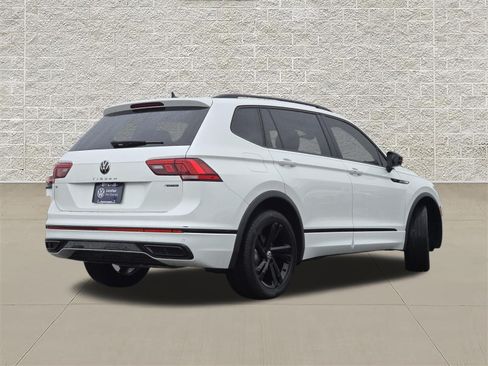 Certified 2023 Volkswagen Tiguan SE R-Line AWD/4WD image 7