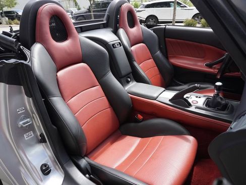 Used 2005 Honda S2000 image 24