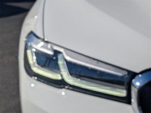 Used 2021 BMW 540i w/ Premium Package image 10