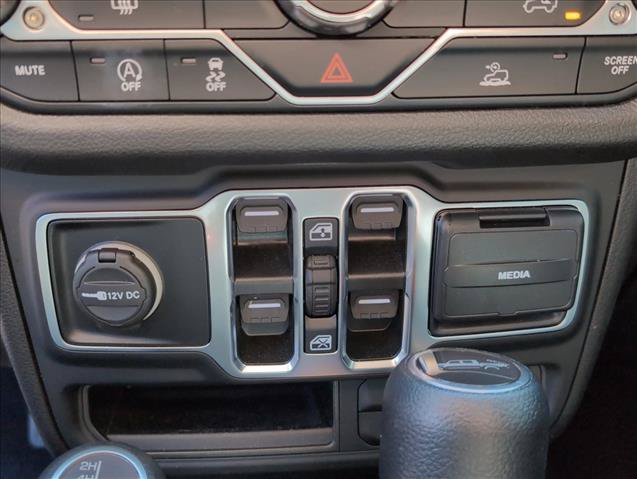 Used 2025 Jeep Gladiator Sport AWD/4WD image 22