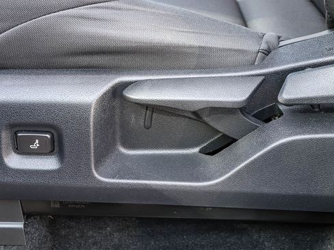 Used 2025 Toyota Tacoma SR5 image 25