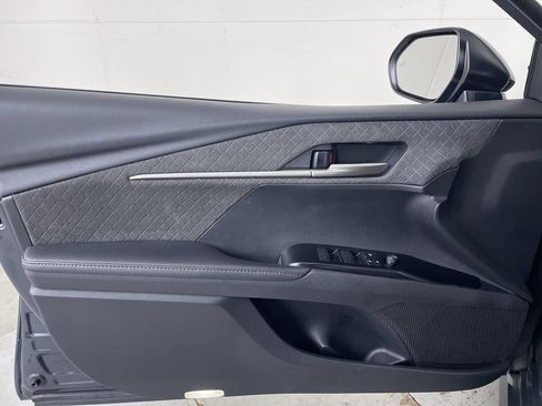 Used 2025 Toyota Camry XLE FWD image 10