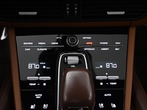 Used 2021 Porsche Cayenne Turbo w/ Premium Package Plus AWD/4WD image 41
