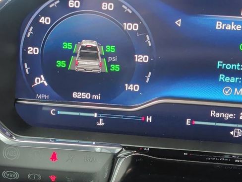 Used 2025 Chevrolet Silverado 1500 LT w/ Safety Package image 24