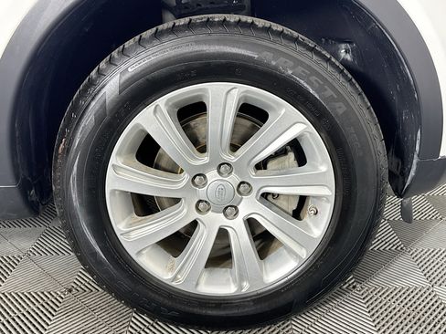 Used 2019 Land Rover Discovery Sport SE AWD/4WD image 31