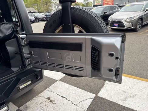 Used 2014 Jeep Wrangler Sport w/ Quick Order Package 24S AWD/4WD image 36
