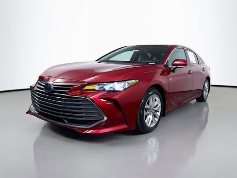 Used 2021 Toyota Avalon XLE image 3