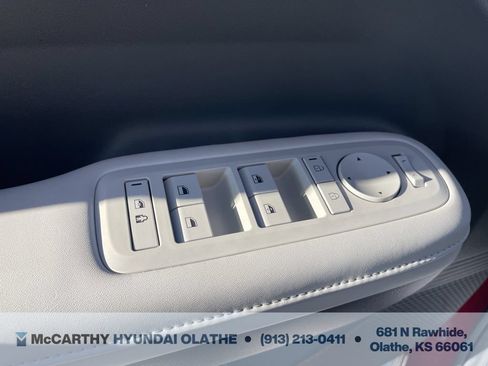 Used 2025 Hyundai Santa Fe SEL AWD/4WD image 32